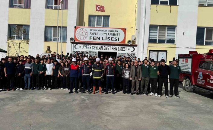 Bolvadin’de öğrencilere yönelik yangın eğitimi ve tatbikatı