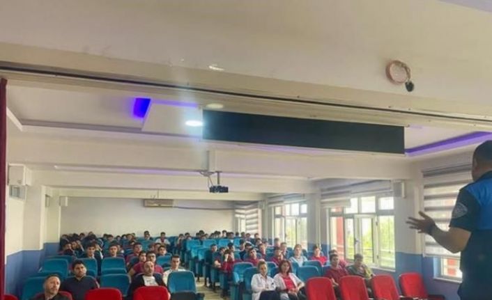 Bozüyük’te öğrencilere şiddet ve sosyal medya semineri