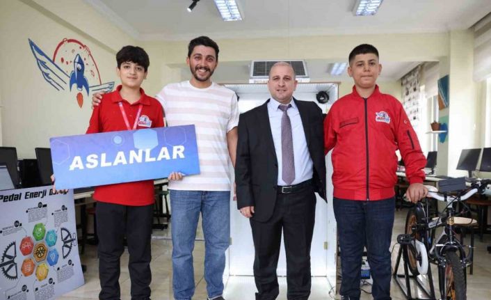 Bu bisiklet hem elektrik üretiyor hem de bakiye kazandırıyor