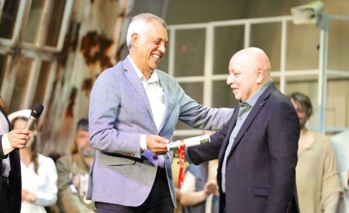 Bursa Şehir Tiyatrosu, sezona ‘merhaba’ dedi