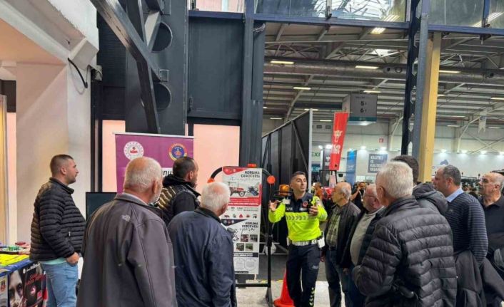 Bursa Tarım ve Hayvancılık Fuarı’nda jandarmadan traktör sürücülerine trafik eğitimi