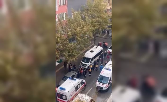 Bursa’da kaygan yolda dengesini kaybeden kurye düştü