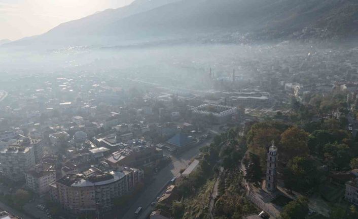 Bursa’da tarihi mekanlar, sisler arasından görüntülendi