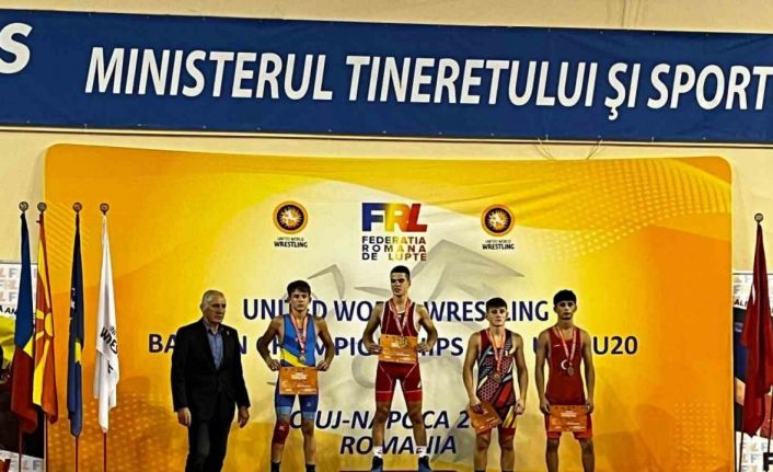 Bursalı güreşçilerden 2 madalya