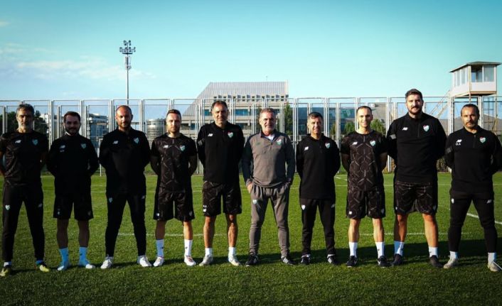 Bursaspor’da Tahsin Tam’ın ekibi belli oldu