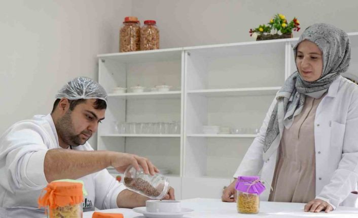 Büyükşehir özel gereksinimli bireyleri açtığı kurslarla topluma kazandırıyor