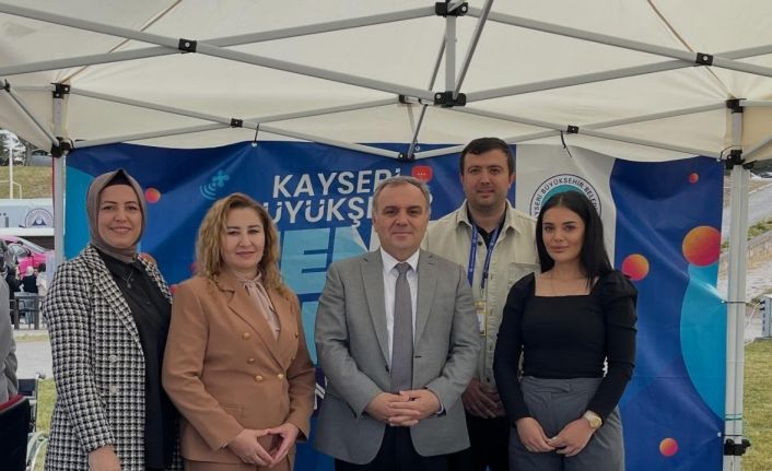 Büyükşehirden Spor Dostu Evim Kampüs Festivali’nde iletişim köprüsü