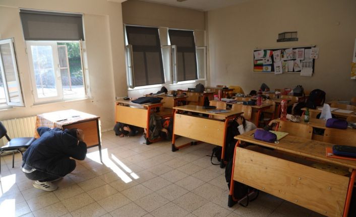 ÇAK-TİM, Çayırova’daki okullarda afet eğitimlerine başladı