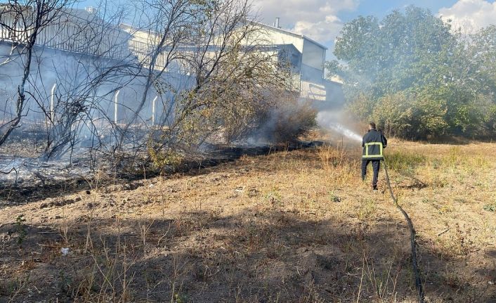 Çankırı’da çıkan ot yangını büyümeden söndürüldü