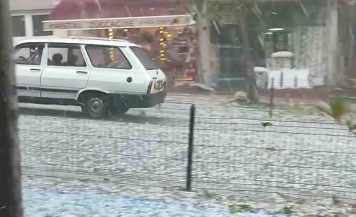 Çaycuma’da ceviz büyüklüğünde dolu yağışı hayatı olumsuz etkiledi