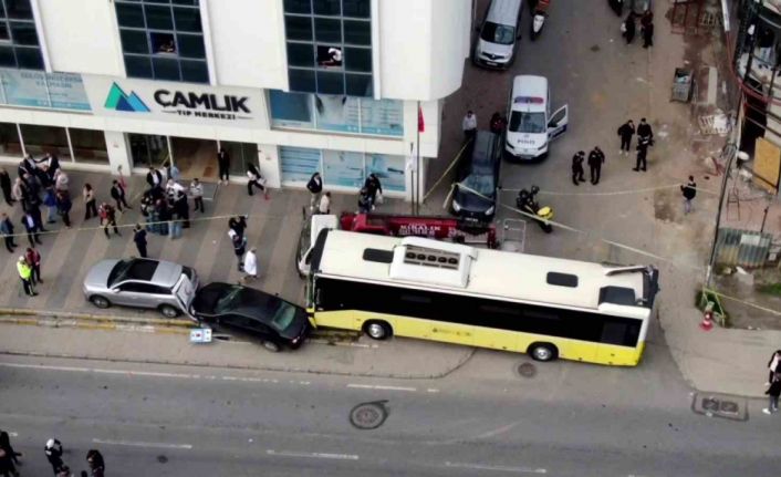 Çekmeköy’de otobüs durağa daldı: 1 ölü, 4 yaralı