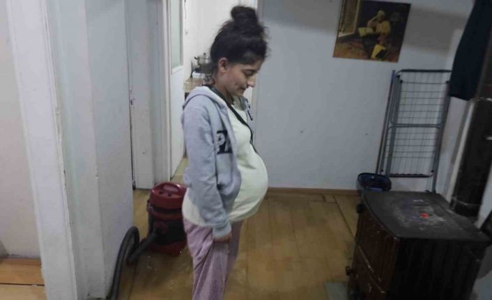 Çerkezköy’de sağanak etkili oldu: Evi lağım suyu bastı