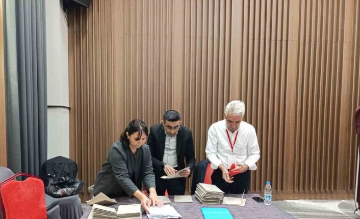 CHP’nin Afyonkarahisar İl Başkanı Hasan Karadeniz oldu