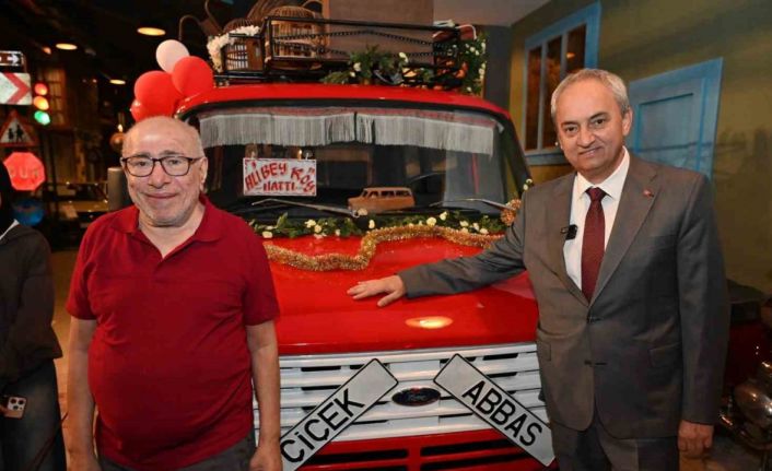 Çiçek Abbas, yıllar sonra minibüsüyle buluştu