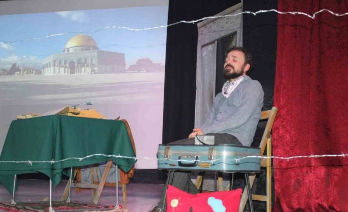 Çınarcık’ta "Bir Filistin Hikayesi" adlı oyun sahnelendi