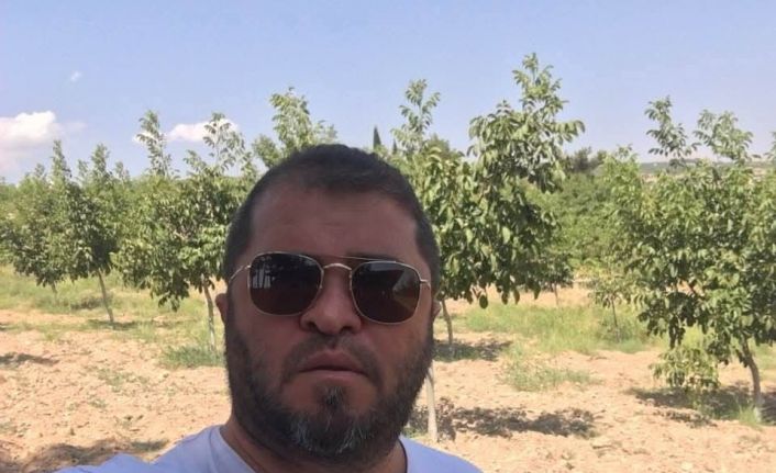 Çocuklarını görmek için gitti, satırlı saldırıya uğradı