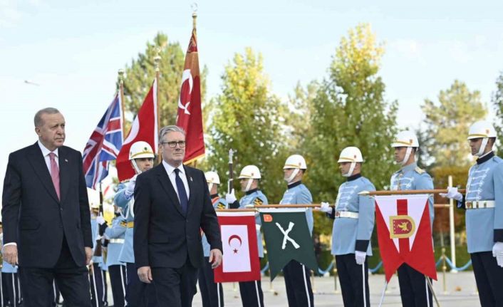 Cumhurbaşkanı Erdoğan İngiltere Başbakanı Starmer’i resmi törenle karşıladı