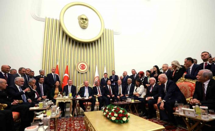 Cumhurbaşkanı Erdoğan, TBMM’de parti lideriyle buluştu
