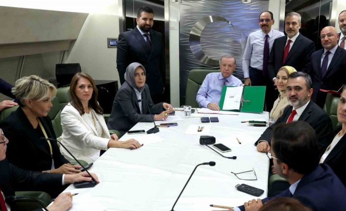 Cumhurbaşkanı Erdoğan: "Türkiye, ABD ve diğer ülkeler bu ateşkesin korunması konusunda kararlı. Yeniden soykırıma dönerse bunun bedelinin ağır olacağını aslında İsrail de biliyor. Biz bunu her fırsatta açıkça ifade ediyoruz."