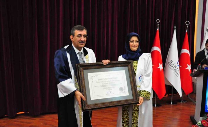 Cumhurbaşkanı Yardımcısı Cevdet Yılmaz’a MCBÜ’de ‘Fahri Profesörlük’ unvanı