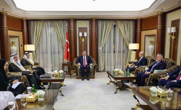 Cumhurbaşkanı Yardımcısı Yılmaz, Suudi Arabistan Yatırım Bakanı el-Falih ile bir araya geldi