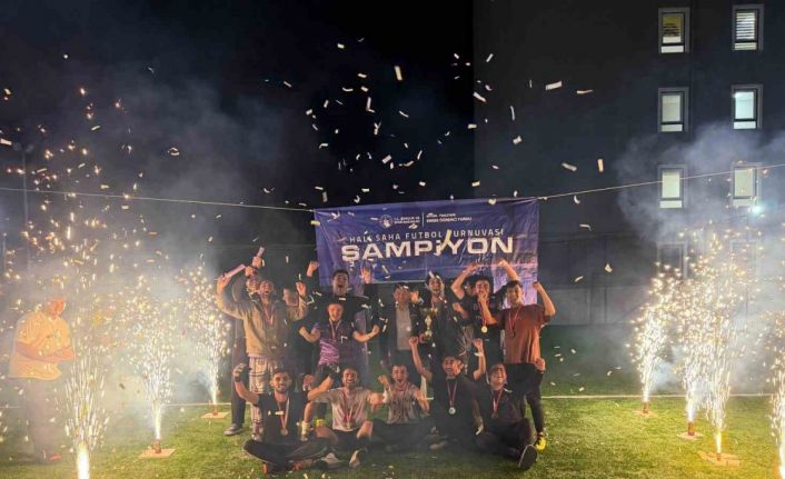 Cumhuriyet Bayramı Halı Saha Turnuvası düzenlendi