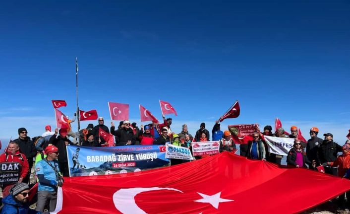 Cumhuriyet coşkusu Babadağ’ın zirvesine taşındı