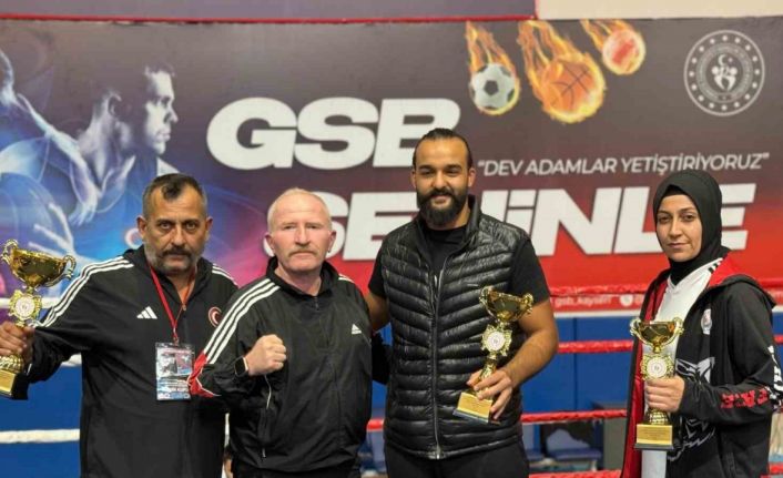 Cumhuriyete Giden Yol Muaythai Şampiyonası yapıldı