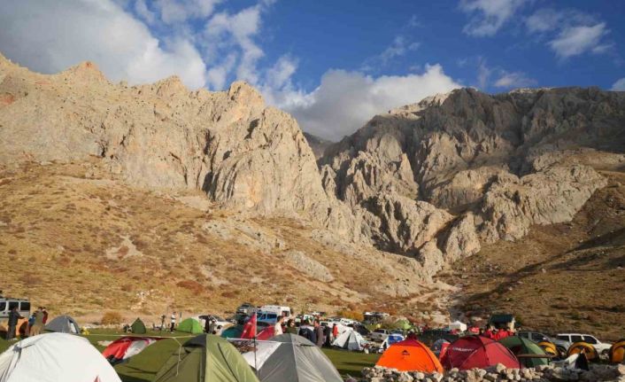 Cumhuriyet’in 102. yılında dağcılar, Emler Zirvesi’nde buluşacak