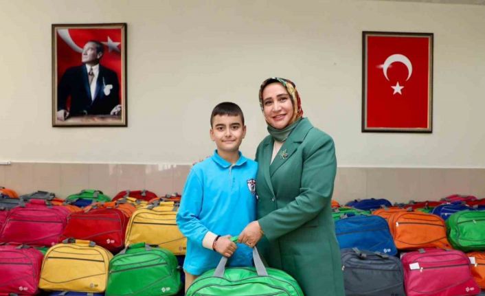 Cumhuriyetin 102. yılında öğrencilere anlamlı hediye