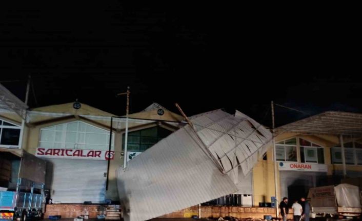 Demre’de hortum iş yerinin çatısına zarar verdi, Kaş’ta yağış etkili oldu