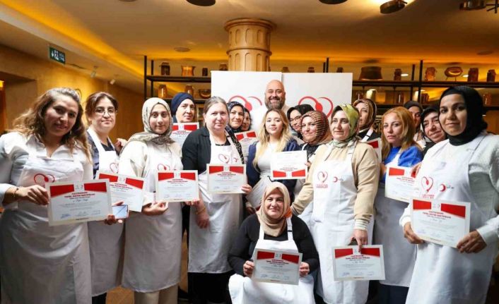 Depremzede kadınlar İstanbul’da ünlü şeflerden eğitim aldı