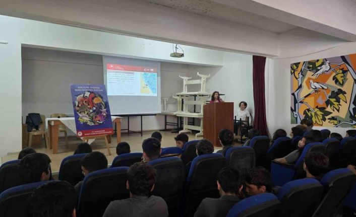 Didim’de öğrencilere su ürünleri ve deniz temizliği anlatıldı