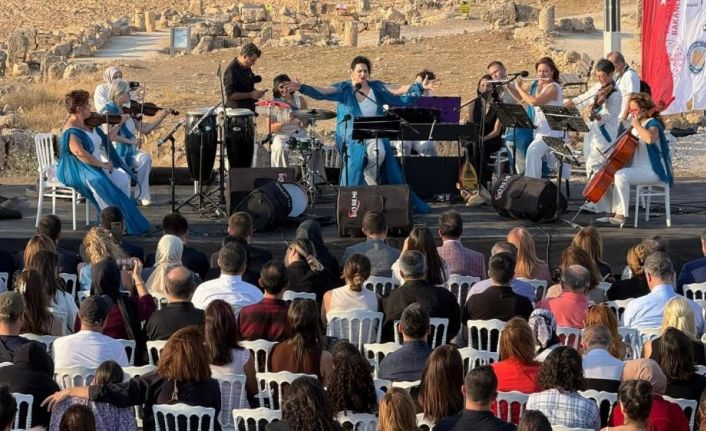 Diyarbakır’da Allegra Ensemble kadın müzik topluluğu tarihi sokakları gezdi