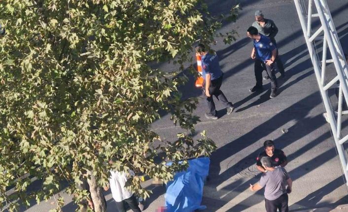 Diyarbakır’da kaldırımda silahlı saldırıya uğrayan kişi hayatını kaybetti