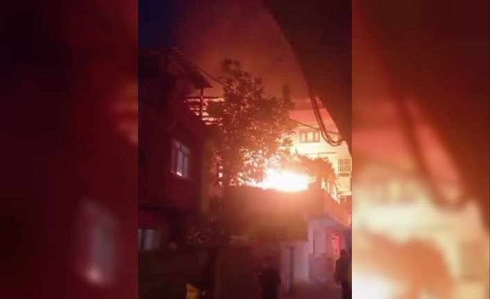 Diyarbakır’da korkutan yangın: Alevler metrelerce yükseldi