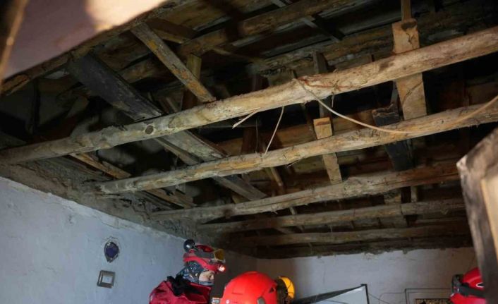 Düğün çerezi hazırlayan ailenin başına evin tavanı çöktü