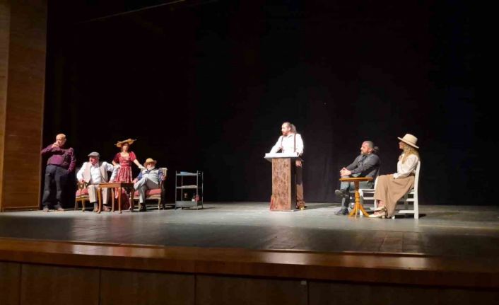 Düzceli tiyatrocular uzun yıllar sonra bu oyun ile sahneye çıktı