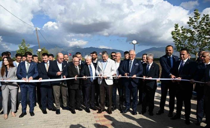 Düziçi’nde caddeye Prof. Dr. Mustafa Gerek’in adı verildi