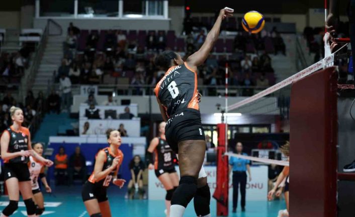 Eczacıbaşı Dynavit, deplasmanda galip