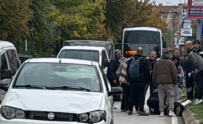 Edirne’de otomobil yaya geçidinde kadına çarptı