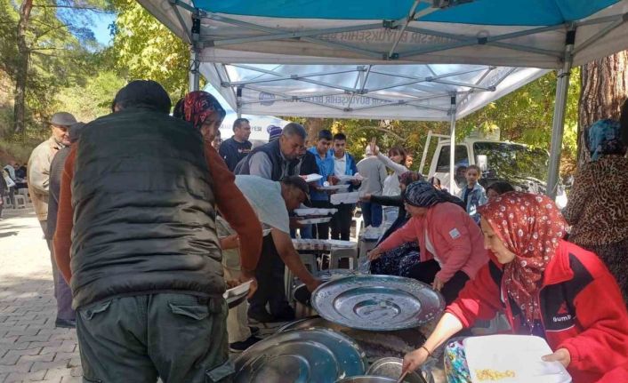 Edremit’in Dereli Mahallesi geleneksel köy hayrı gerçekleştirildi