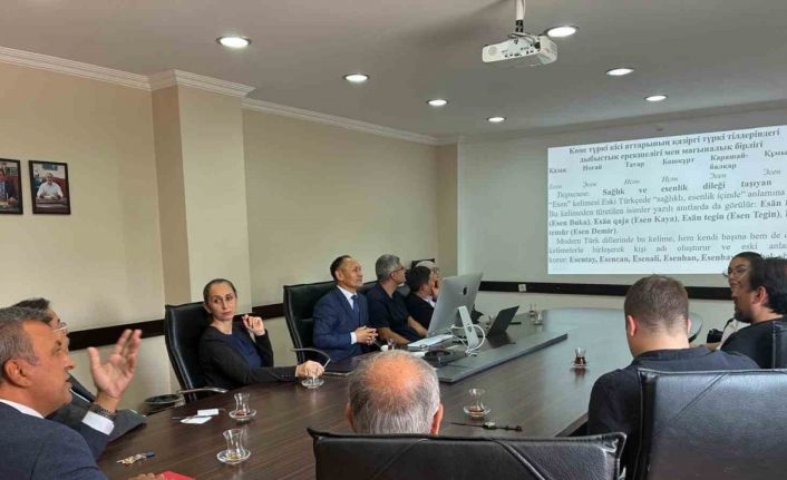 Ege Üniversitesinde Türk dünyasının dil birliği konuşuldu