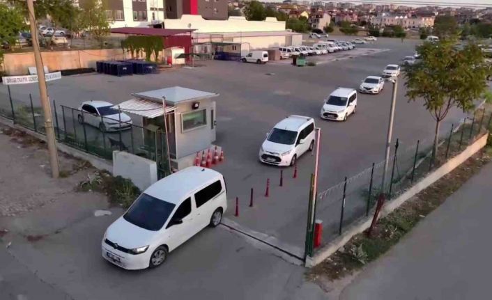 Ehliyetlerine el konulan sürücüler için sahte alkol testi düzenleyen şebekenin 42 üyesi yakalandı
