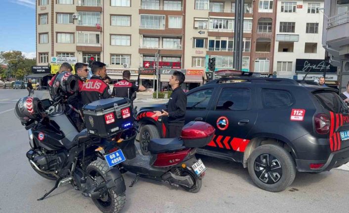 Ehliyetsiz arkadaşına motosikleti verdi, "Bir sürü cezam var" diye polise yalvardı