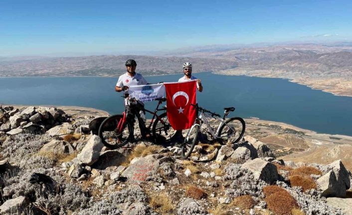 Elazığ’da 2 bin 100 metrelik Mastar Dağı’na bisiklet tırmanışı