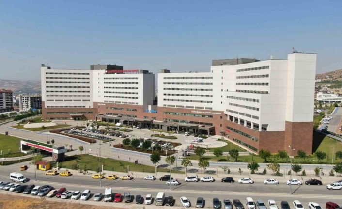 Elazığ’da balkondan düşen çocuk yaralandı