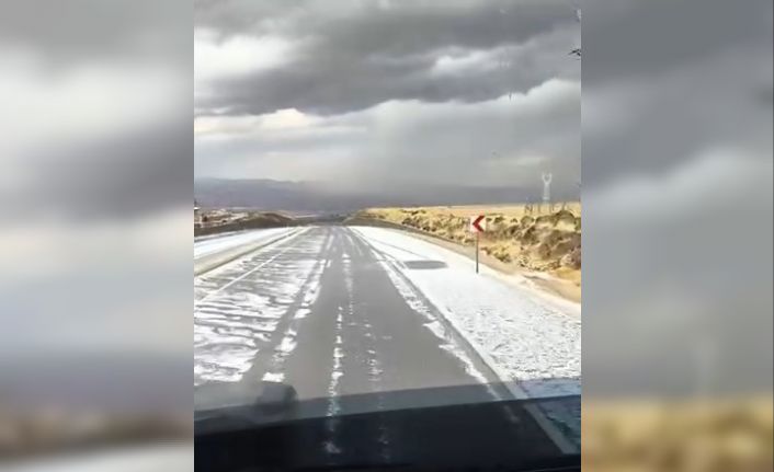 Elazığ’da dolu yağışı