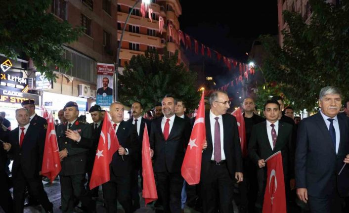 Elazığ’da ’Fener Alayı’ yürüyüşü