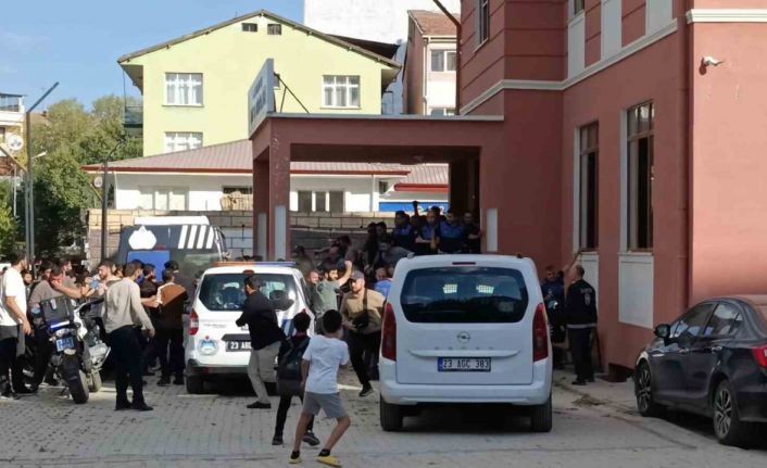 Elazığ’da Furkan Hareketi üyeleri Zabıta Müdürlüğünü bastı